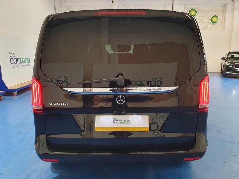 Used Mercedes V250 190 HP (139 kW) 2016 Black MPV