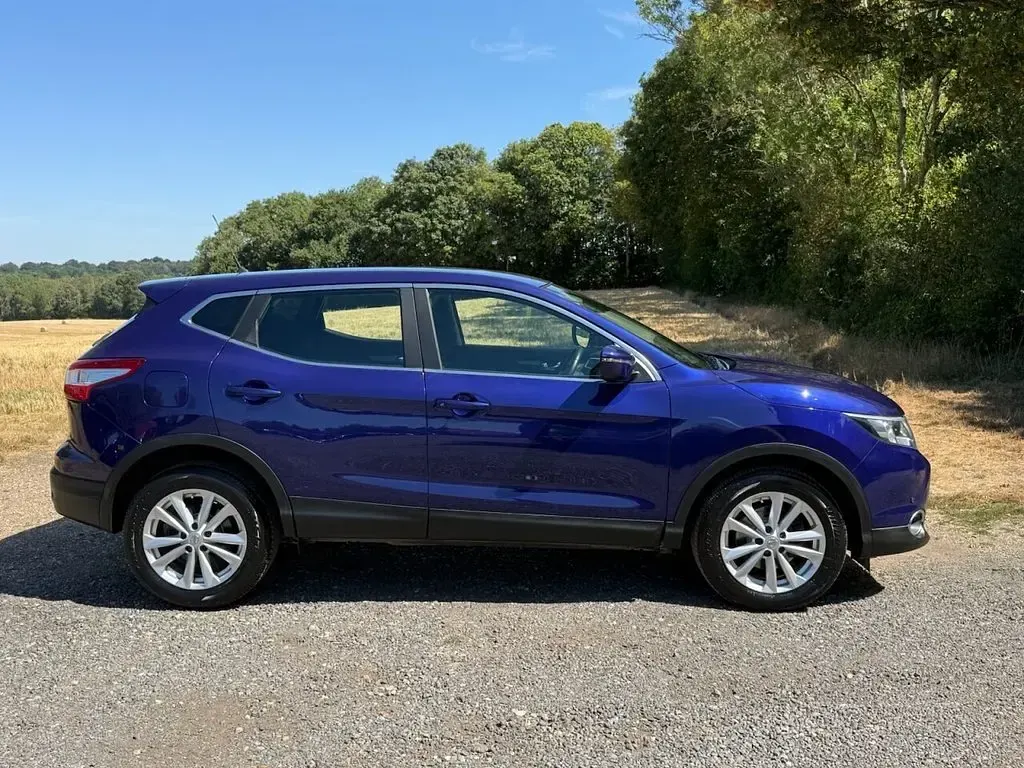 Used Nissan Qashqai Acenta 115 HP (84 kW) 2015 Blue SUV