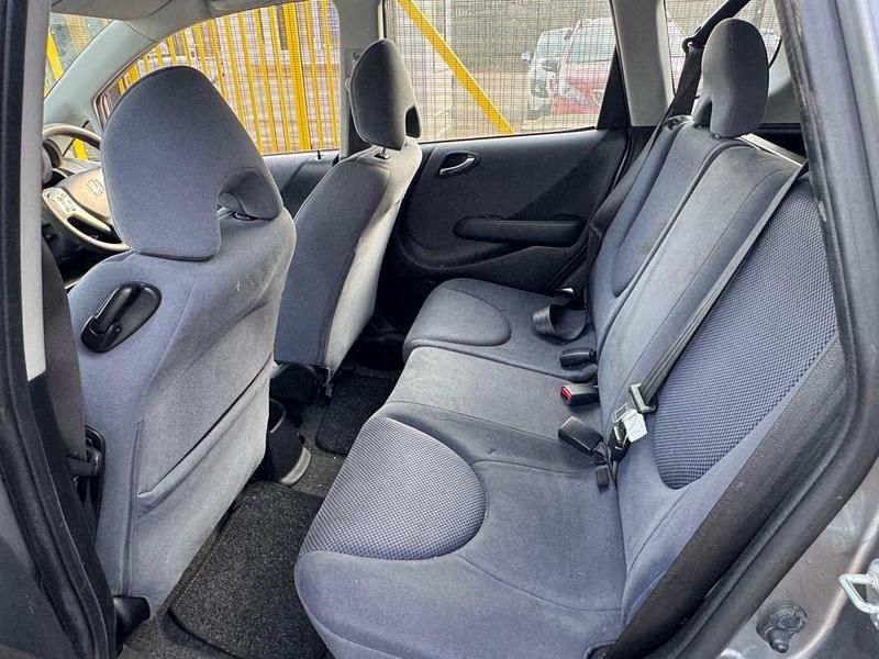 Used Honda Jazz SE 82 HP (60 kW) 2005 Silver Hatchback