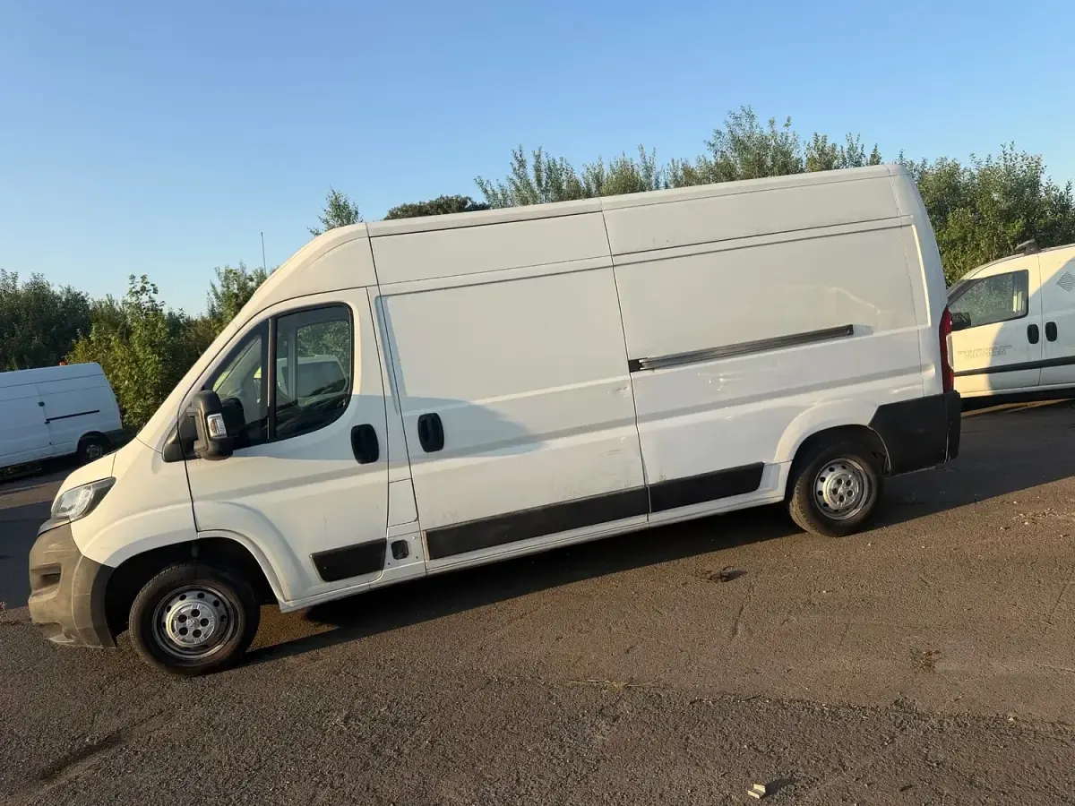 Used Peugeot Boxer 140 HP (102 kW) 2021 White Van