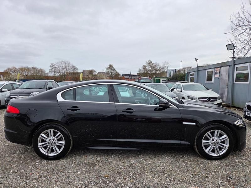Begagnad Jaguar XF Luxury 2012 Svart Sedan