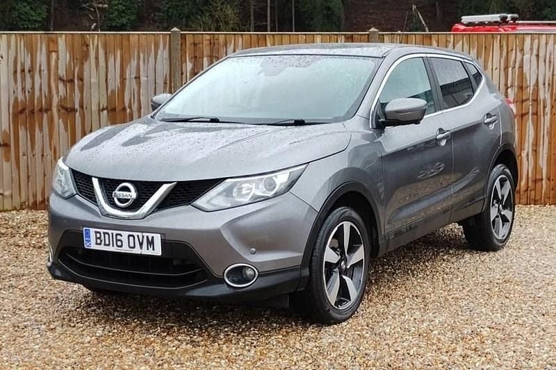 Grey Used 2016 Nissan Qashqai N-Connecta SUV | £8,200 (Good price) - Image 1/1
