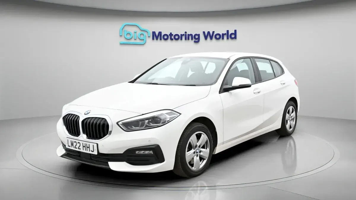 Used BMW 118 136 HP (100 kW) 2022 White Hatchback