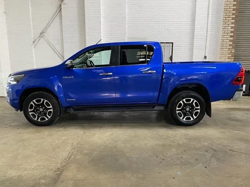Used Toyota HiLux 148 HP (108 kW) 2021 Blue Pickup