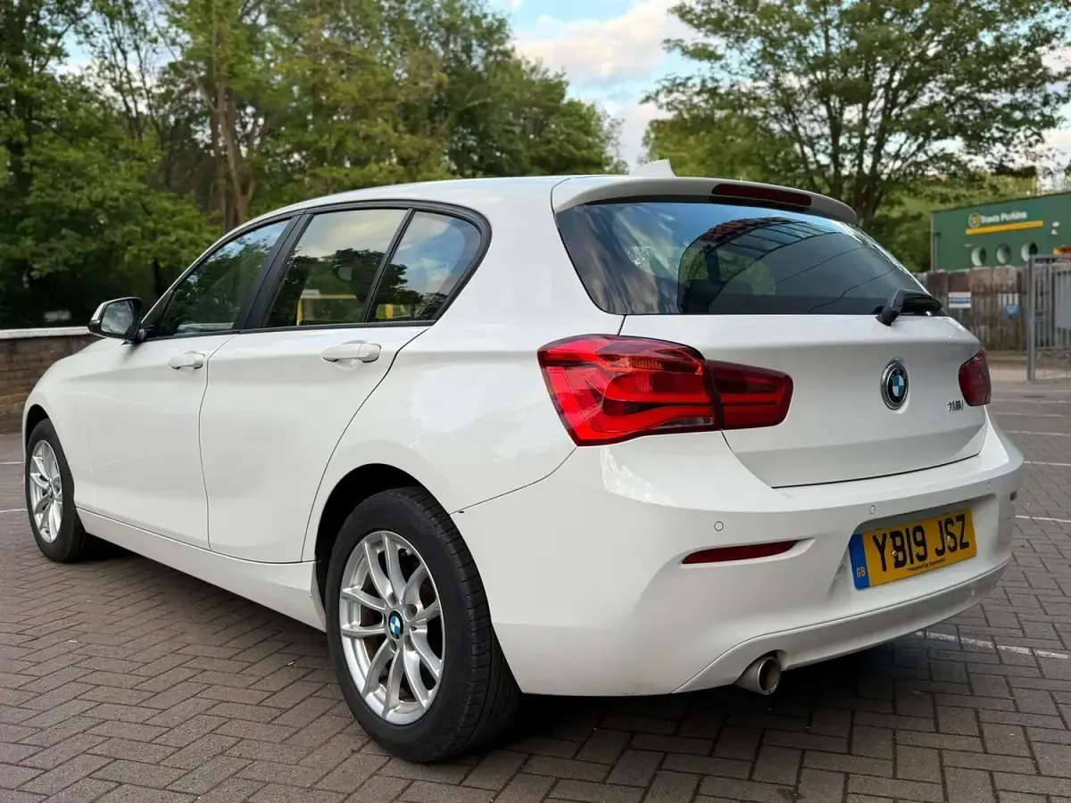 Used BMW 118 2019 White Hatchback