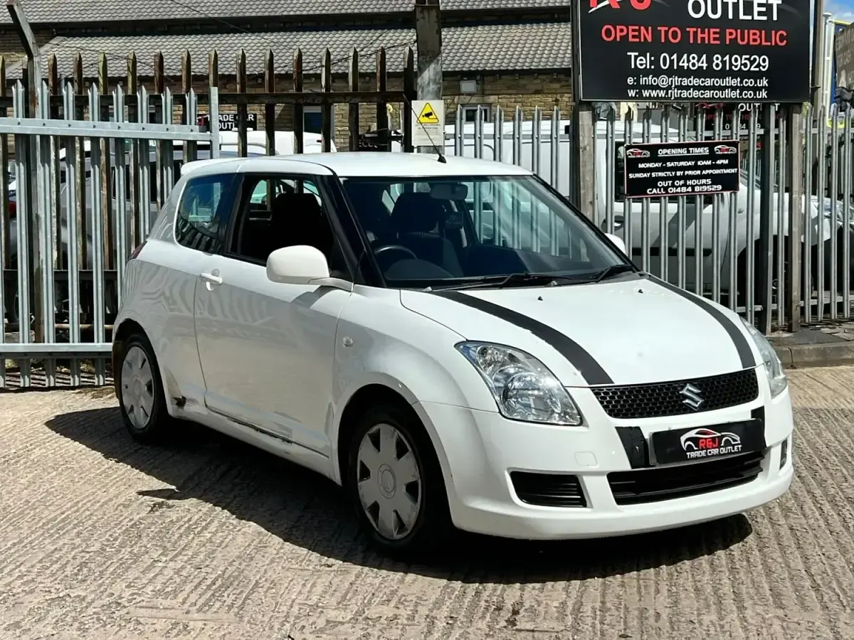 Begagnad Suzuki Swift GL 92 HK (67 kW) 2008 Vit Halvkombi