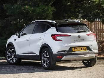 Used Renault Captur Techno 91 HP (66 kW) 2023 White/black SUV