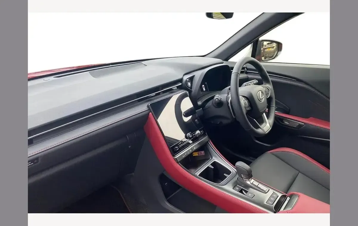 Used Lexus LBX 136 HP (100 kW) 2026 Red SUV
