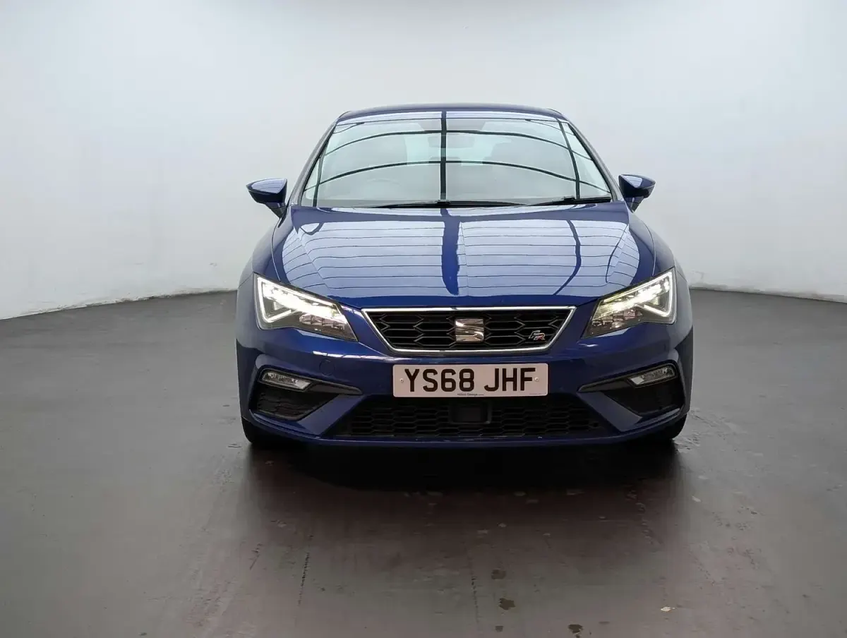 Used Seat Leon FR 130 HP (95 kW) 2019 Blue Hatchback