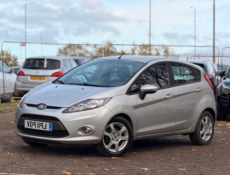 Used Ford Fiesta 82 HP (60 kW) 2011 Silver Hatchback