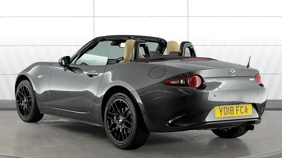 Used Mazda MX5 Inclusive 160 HP (117 kW) 2018 Grey Cabriolet