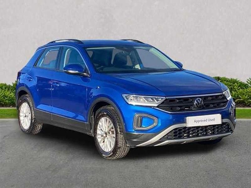 Blue Used 2023 VW T-Roc Life SUV | £18,338 (Fair price) - Image 1/4