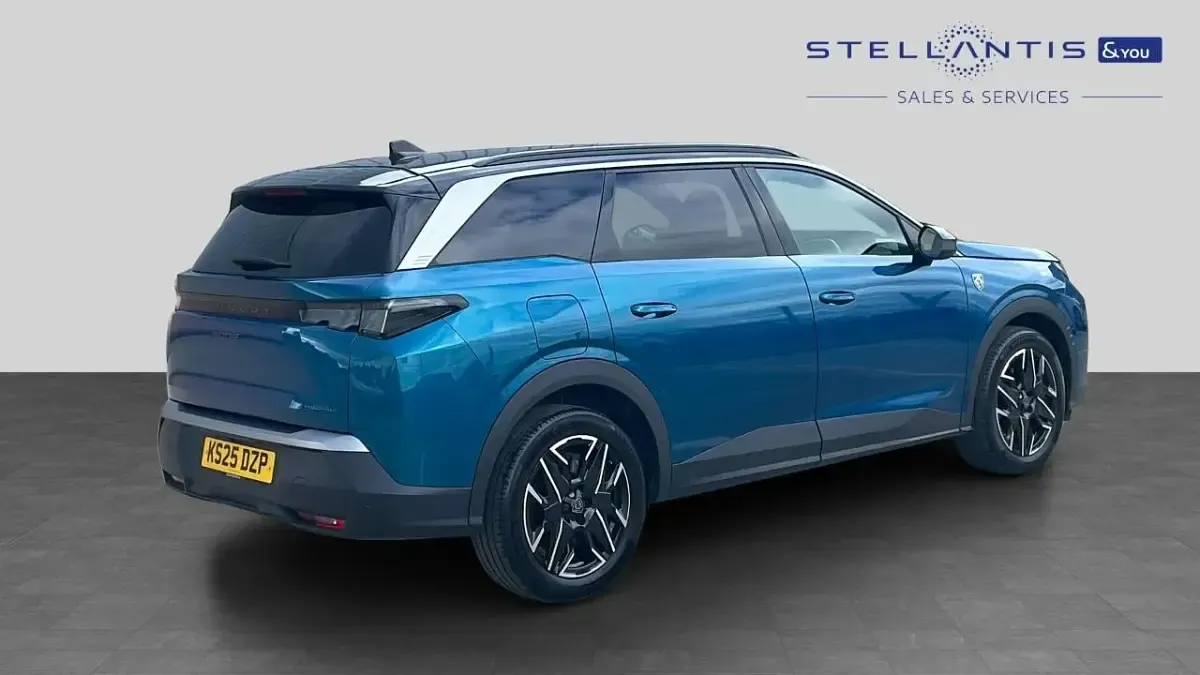 Used Peugeot 5008 GT 134 HP (98 kW) 2025 Blue SUV