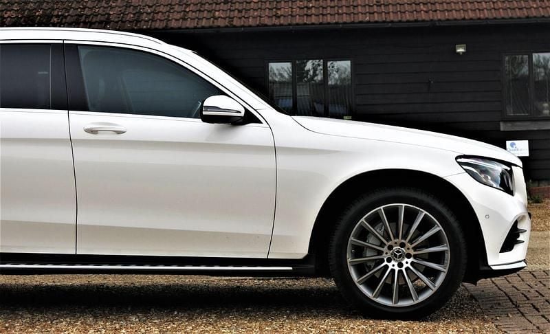 Used Mercedes GLC220 AMG line 170 HP (125 kW) 2017 White Estate