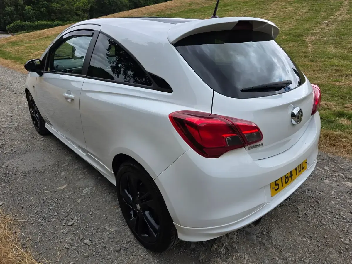 Used Vauxhall Corsa Edition 2015 White Hatchback