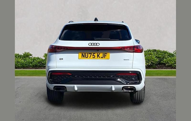 Used Audi Q5 Advanced 268 HP (197 kW) 2025 White SUV