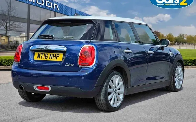 Used Mini Cooper Hatch 136 HP (100 kW) 2016 Blue Hatchback