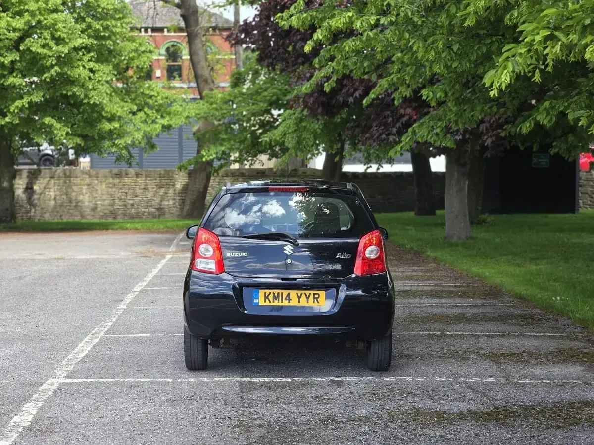Used Suzuki Alto 68 HP (50 kW) 2014 Black Hatchback