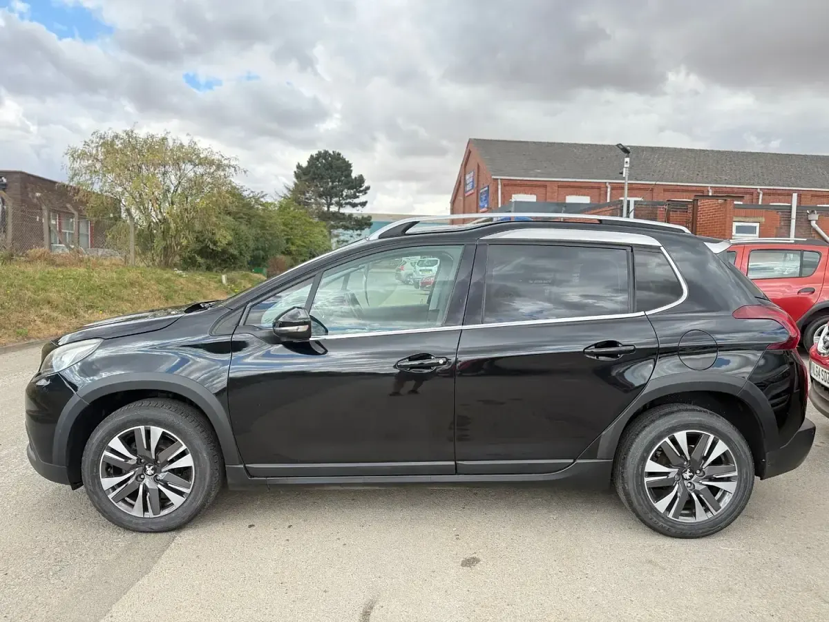 Used Peugeot 2008 Allure 80 HP (58 kW) 2016 Black SUV