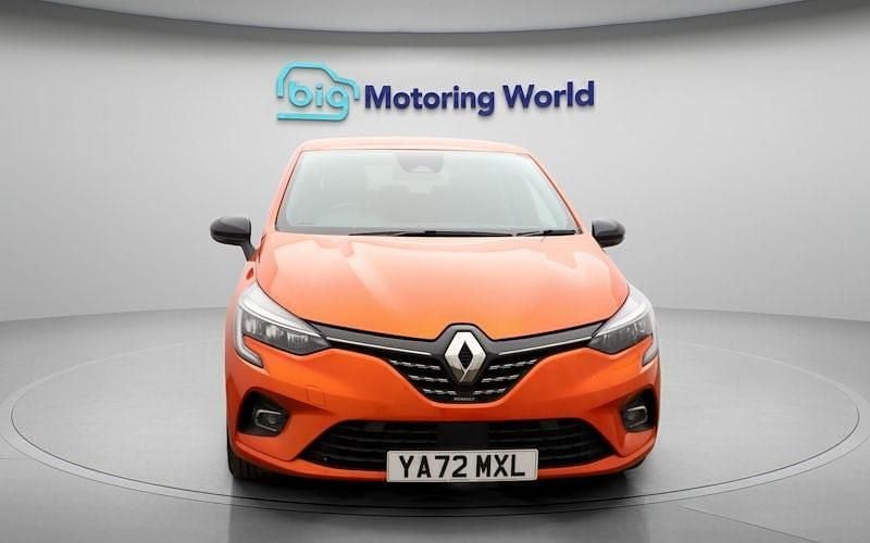 Used Renault Clio V Techno 145 HP (106 kW) 2023 Orange Hatchback