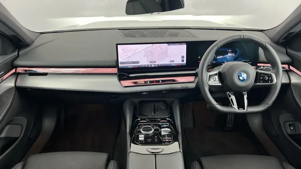 Usado BMW i5 M Sport 246 kW (335 HP) 2023 Branco Sedan