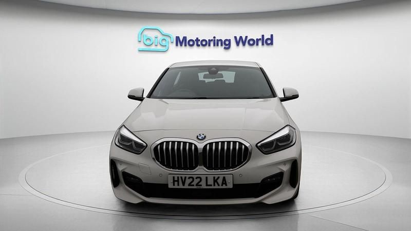 Used BMW 118 M Sport 134 HP (98 kW) 2022 White Hatchback