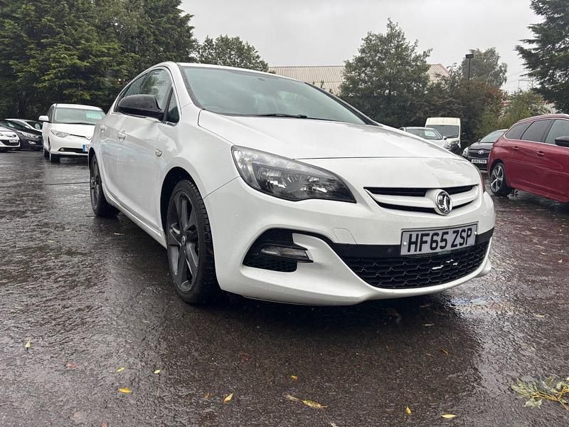 White Used 2015 Vauxhall Astra Edition Hatchback | £4,495 (Good price) - Image 1/4
