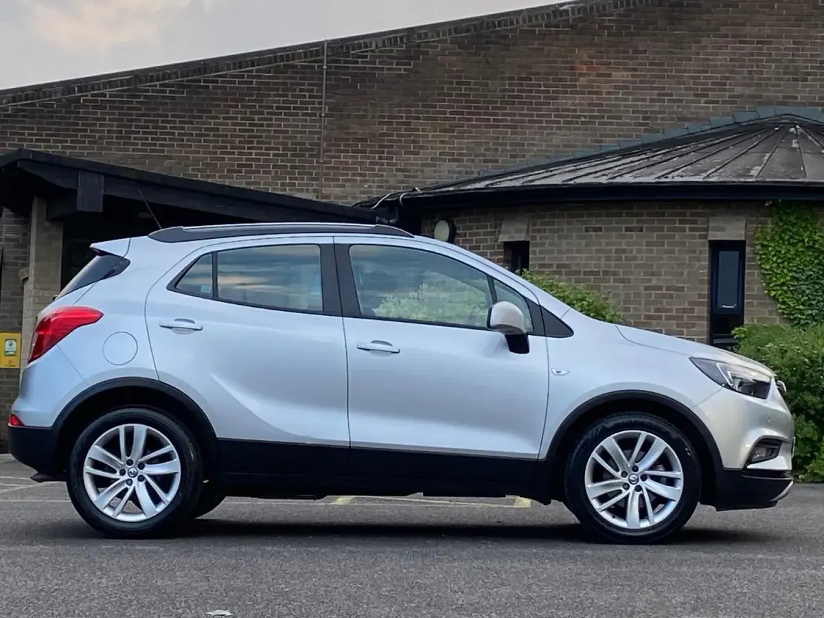 Second-hand Vauxhall Mokka X Active 115 CP (84 kW) 2017 Argintiu SUV