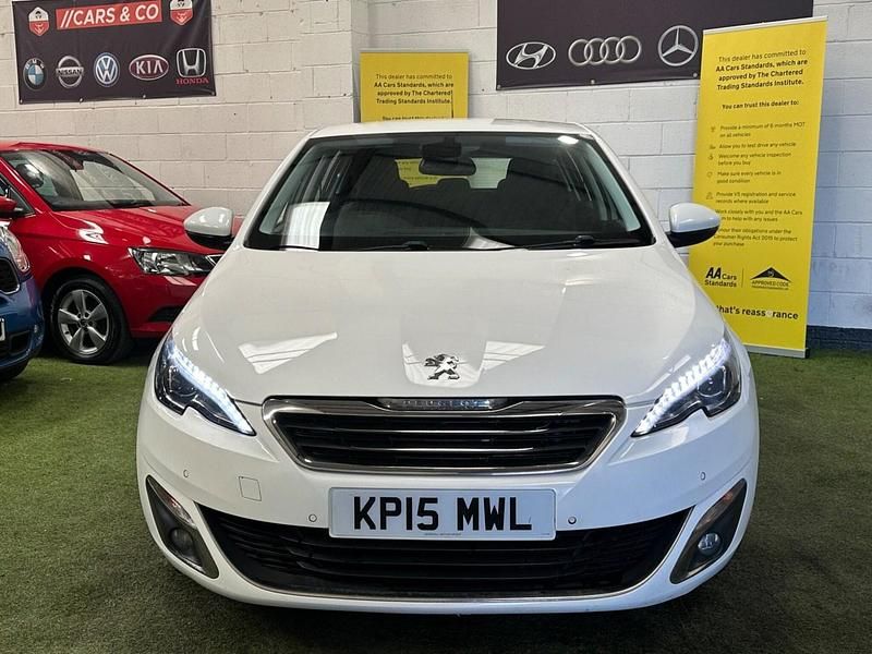 Used Peugeot 308 Allure 120 HP (88 kW) 2015 White Hatchback
