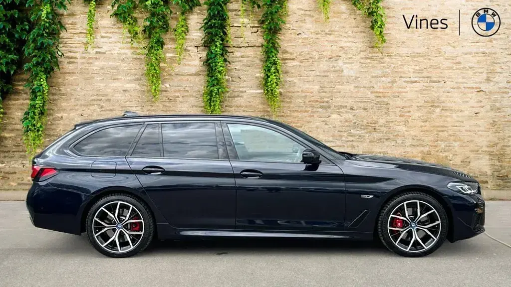 Used BMW 530e M Sport 288 HP (211 kW) 2022 Black Estate