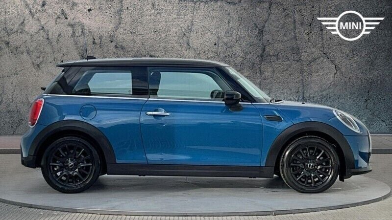 Used Mini Cooper Classic 134 HP (98 kW) 2022 Blue Hatchback