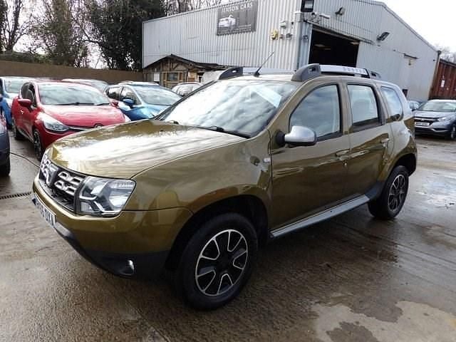 Used Dacia Duster Prestige 110 HP (80 kW) 2016 Green SUV