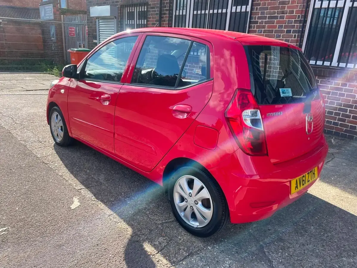 Used Hyundai i10 Active 86 HP (63 kW) 2011 Red Hatchback