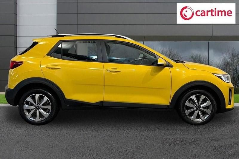 Used Kia Stonic 99 HP (72 kW) 2023 Yellow SUV