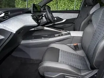 Nouă Peugeot e-3008 GTi 156 kW (213 CP) 2026 Gri SUV
