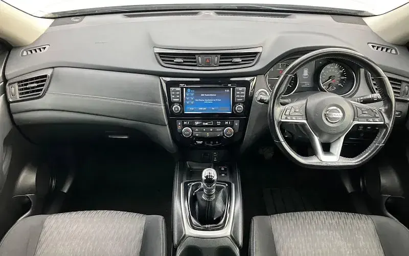 Gebraucht Nissan X-Trail N-Connecta 131 PS (96 kW) 2017 Weiß SUV