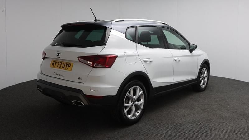 Used Seat Arona FR 110 HP (80 kW) 2023 White SUV