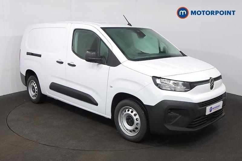 White New 2025 Citroën Berlingo MPV | £15,999 (Super price) - Image 1/4