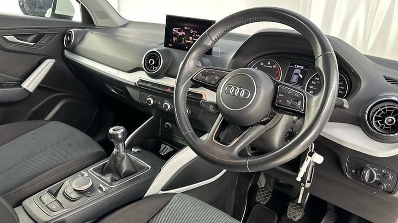 Used Audi Q2 Design 116 HP (85 kW) 2019 White SUV