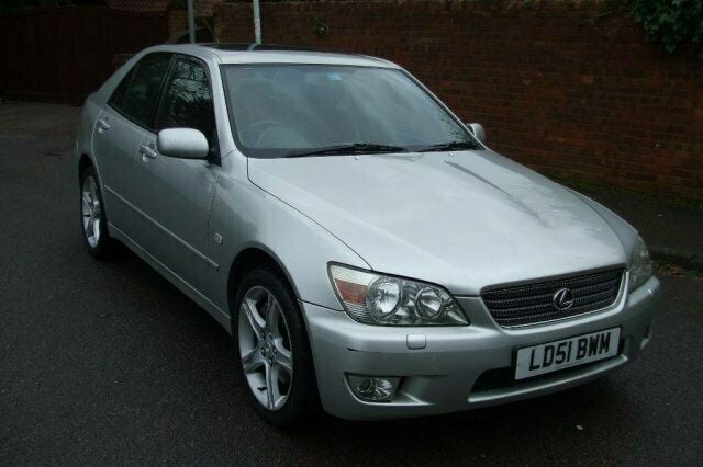Used Lexus IS200 153 HP (112 kW) 2001 Sedan