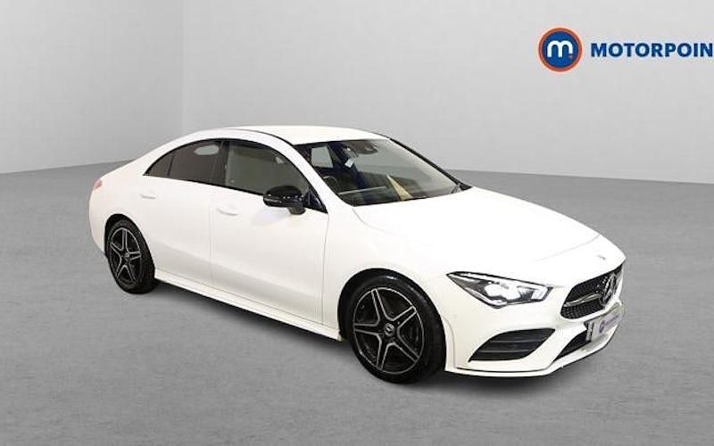 Begagnad Mercedes CLA200 Executive 163 HK (119 kW) 2022 Vit Sedan