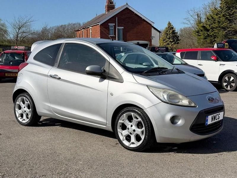 Usado Ford Ka Titanium 75 HP (55 kW) 2010 Prateado Citadino