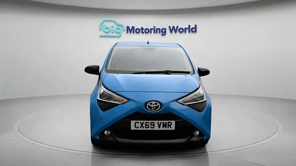 Used Toyota Aygo Trend 71 HP (52 kW) 2019 Blue Hatchback