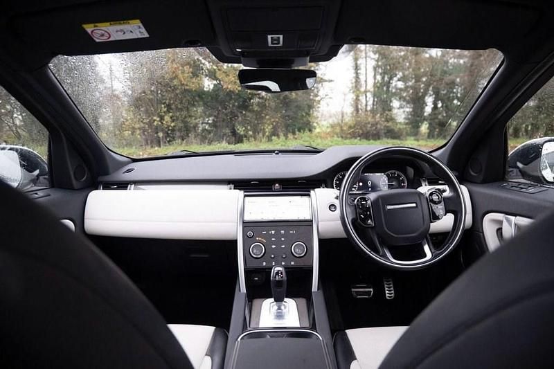 Second-hand Land Rover Discovery Sport R-Dynamic 309 CP (227 kW) 2020 Alb SUV
