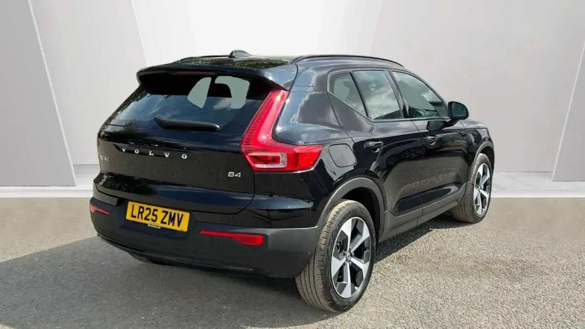 Used Volvo XC40 Plus 194 HP (142 kW) 2025 Black SUV