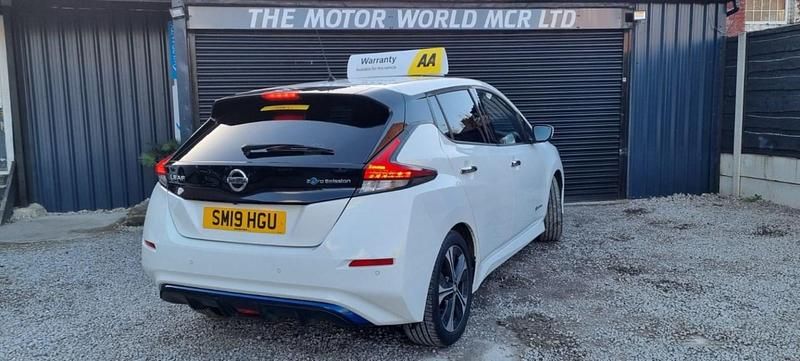 Used Nissan Leaf Tekna 39 kW (54 HP) 2019 White Hatchback