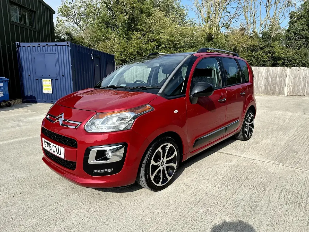 Used Citroën C3 Picasso Platinum 110 HP (80 kW) 2016 Red MPV