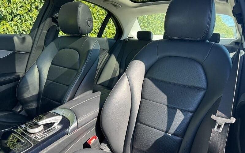Usado Mercedes C220 Premium Plus 170 HP (125 kW) 2018 Preto Sedan