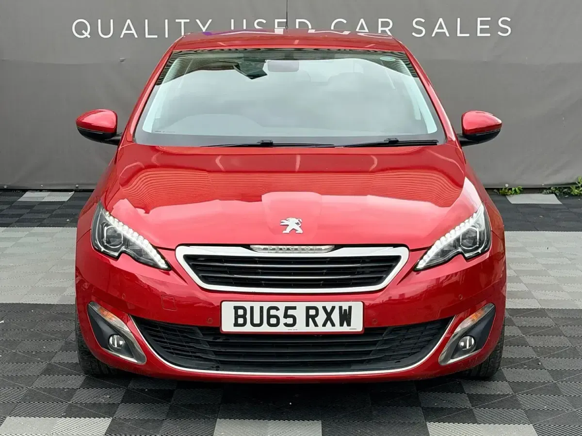 Used Peugeot 308 Allure 130 HP (95 kW) 2015 Red Hatchback