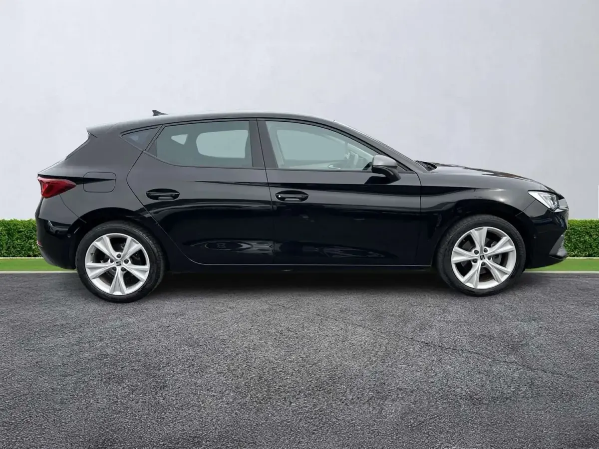 Second-hand Seat Leon FR 2023 Negru Hatchback